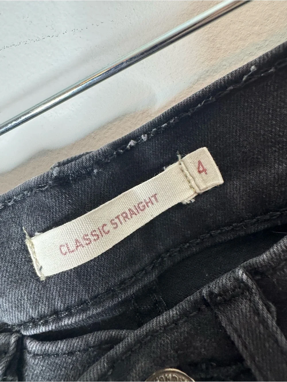 Levi’s classic straight soft black jeans denim women size 4